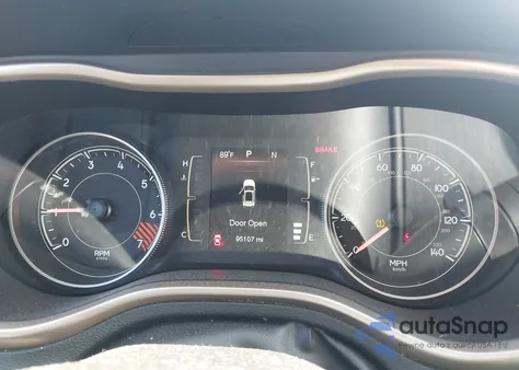 2014 Jeep Cherokee Latitude z USA, uszkodzony, nr VIN 1C4PJMCB6EW137769